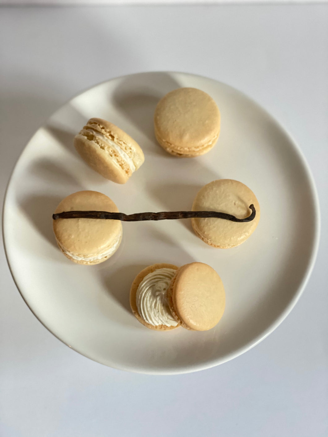 Vanilla Bean Macaron